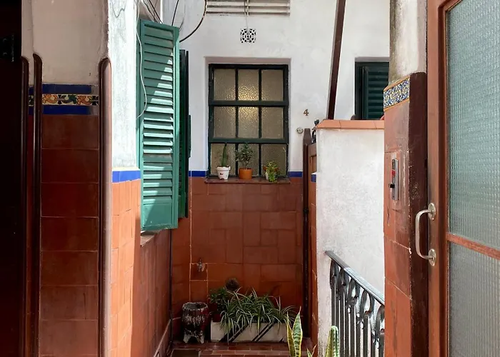 Departamento en complejo residencial histórico.